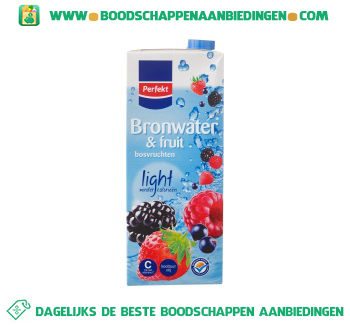 Bronwater en fruit bosvruchten aanbieding